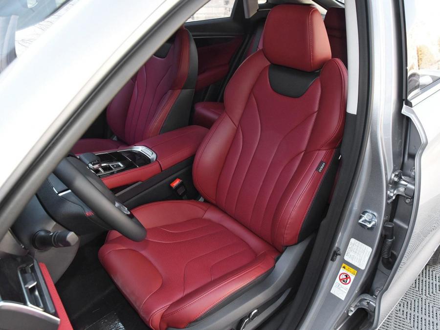 Интерьер ChangAn CS85 Coupe 2018 года  (фото 15 из 20)